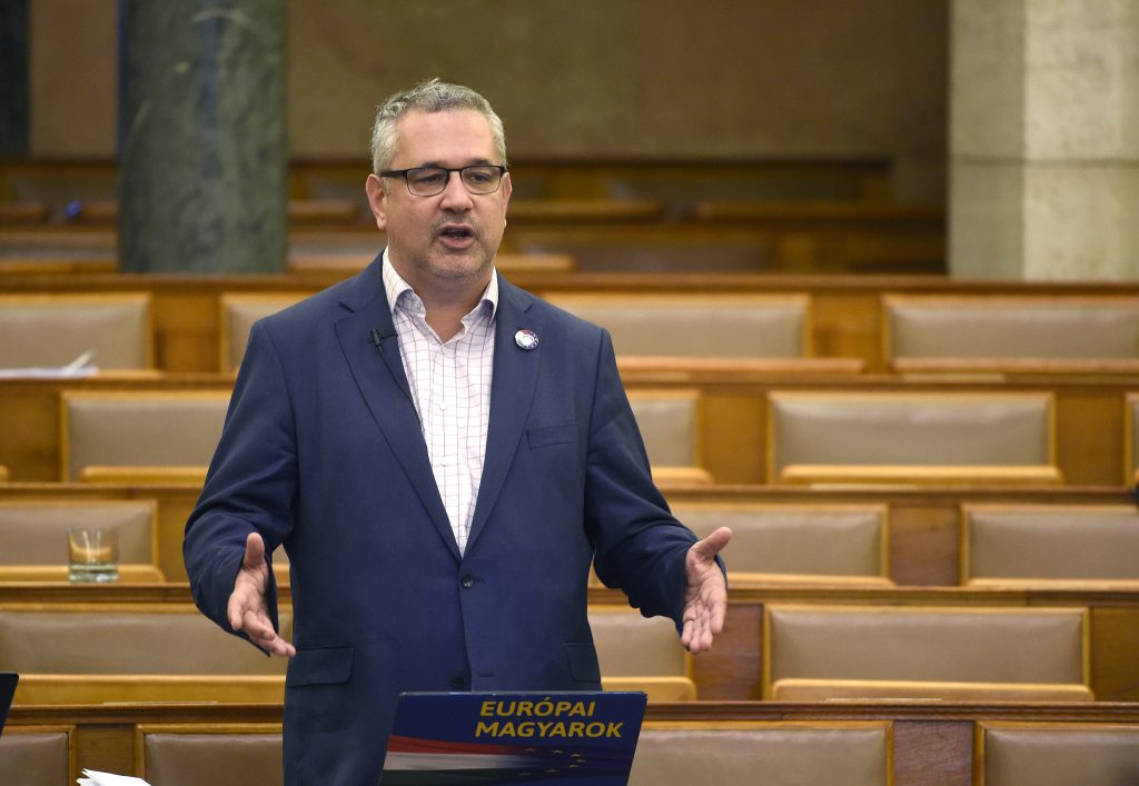 DK Calls for Stopping Ukrainians from ‘Abusing Hungarian Pension System’ post's picture