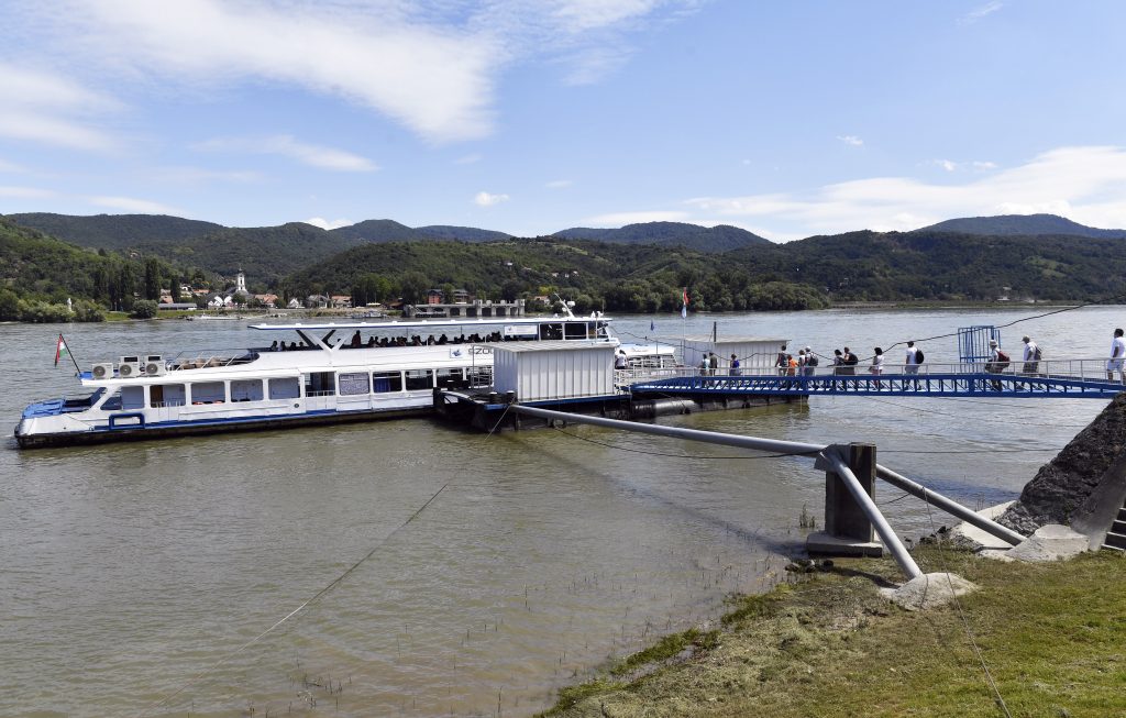 Two New Inexpensive Circle Cruise Lines to Explore the Breathtaking Danube Bend post's picture
