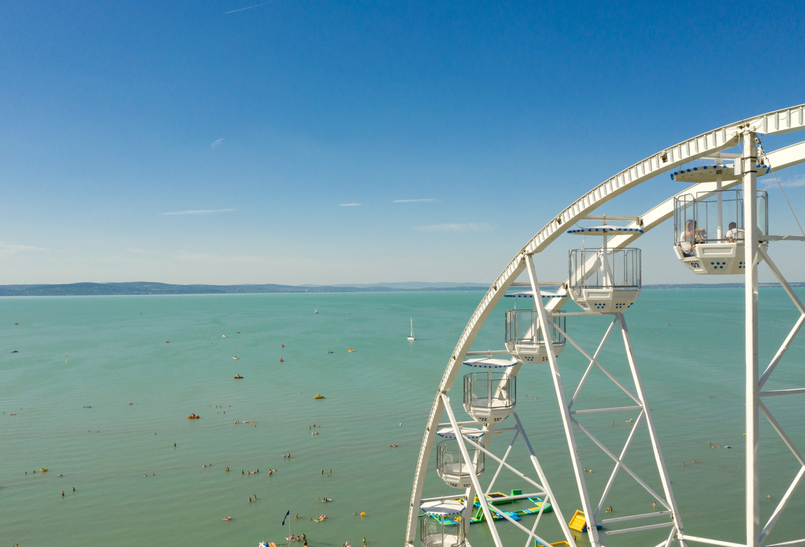 Best Beaches Around Lake Balaton Announced at 'Blue Wave Flag' Competition