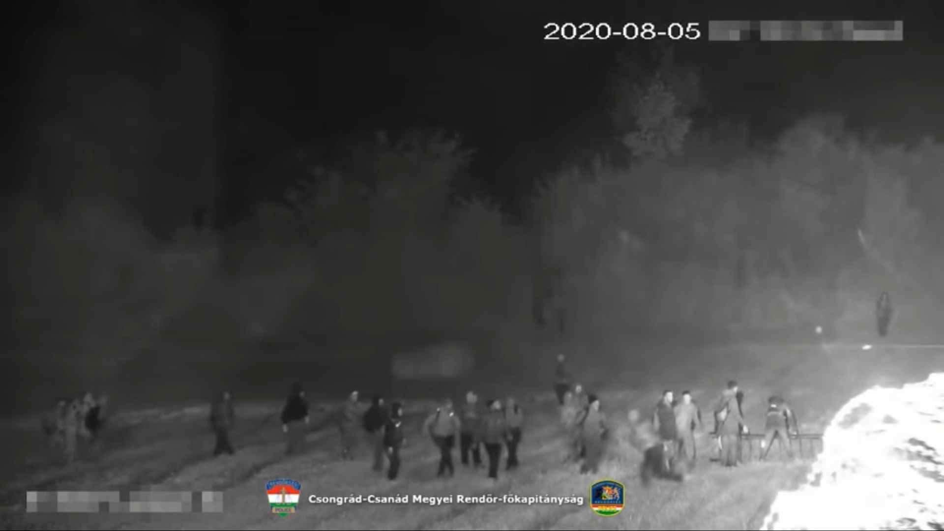 Migrants Attempt to Break Through Röszke Border Crossing