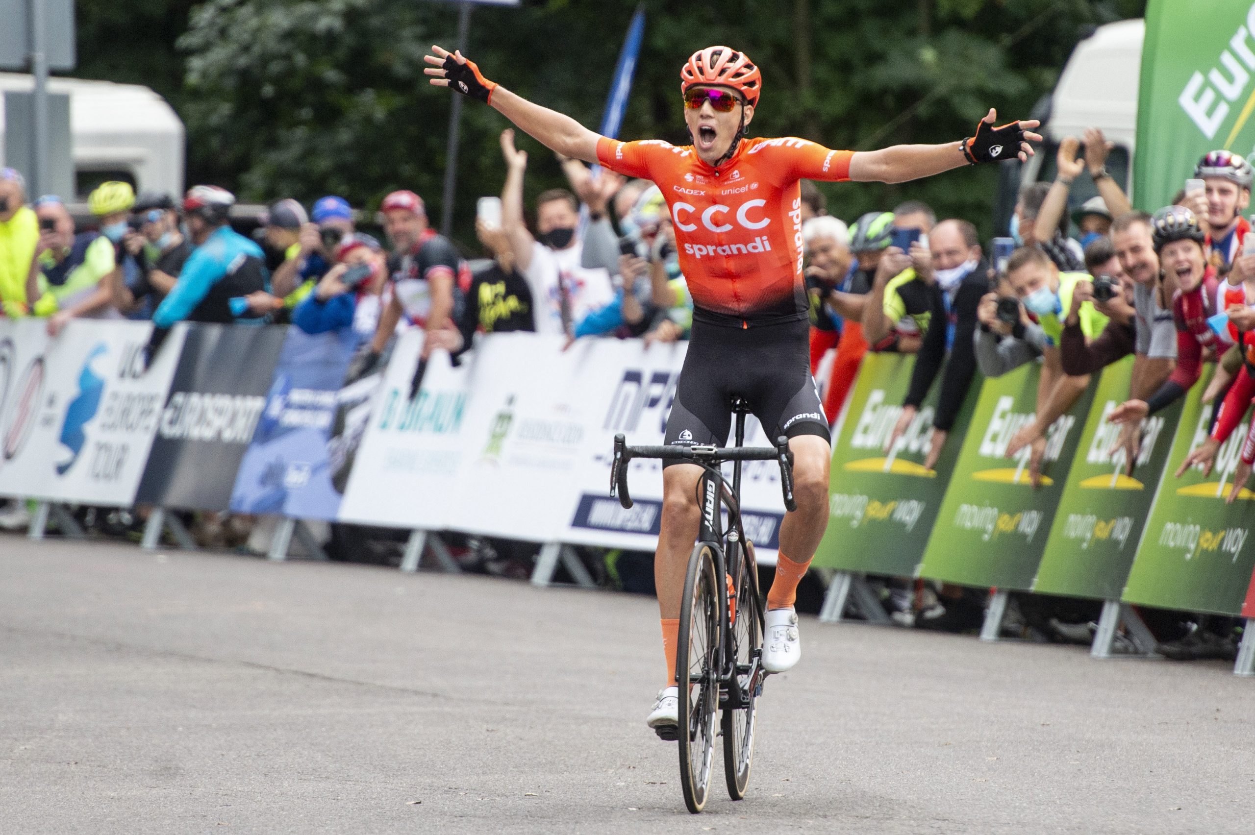 Cyclist Attila Valter Achieves Best-Ever Hungarian Result in Giro d'Italia