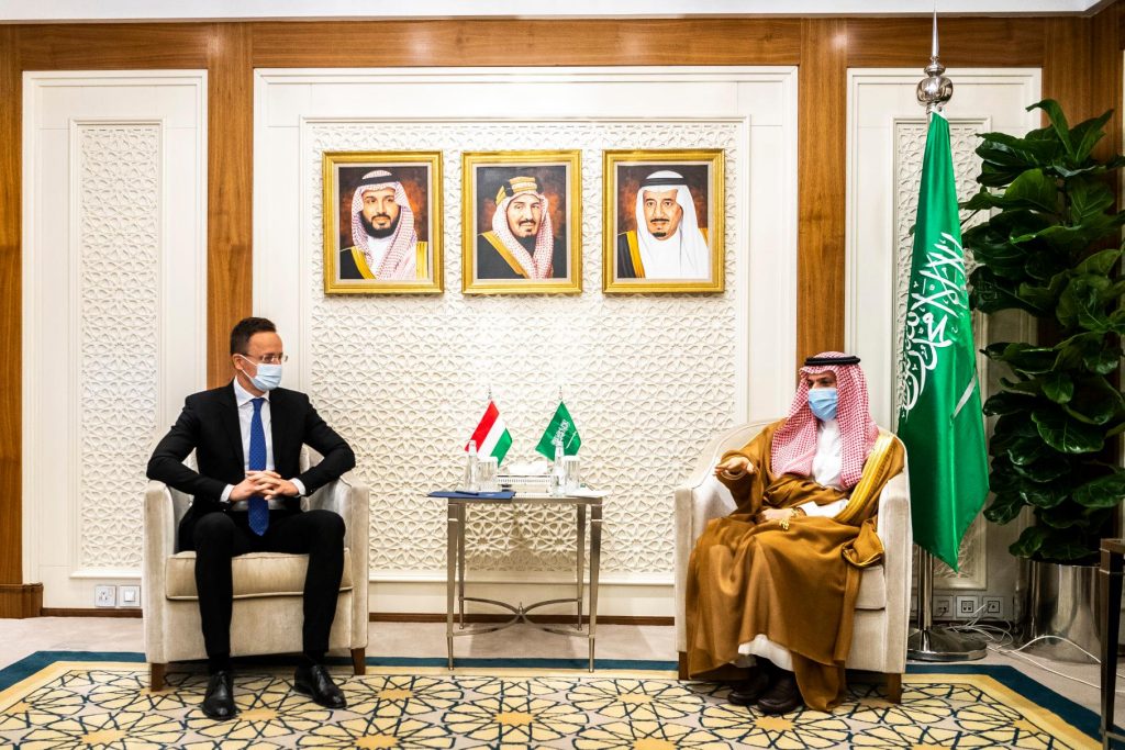 FM Szijjártó: New Saudi Economic Strategy Offers Opportunities for Hungarian Companies post's picture
