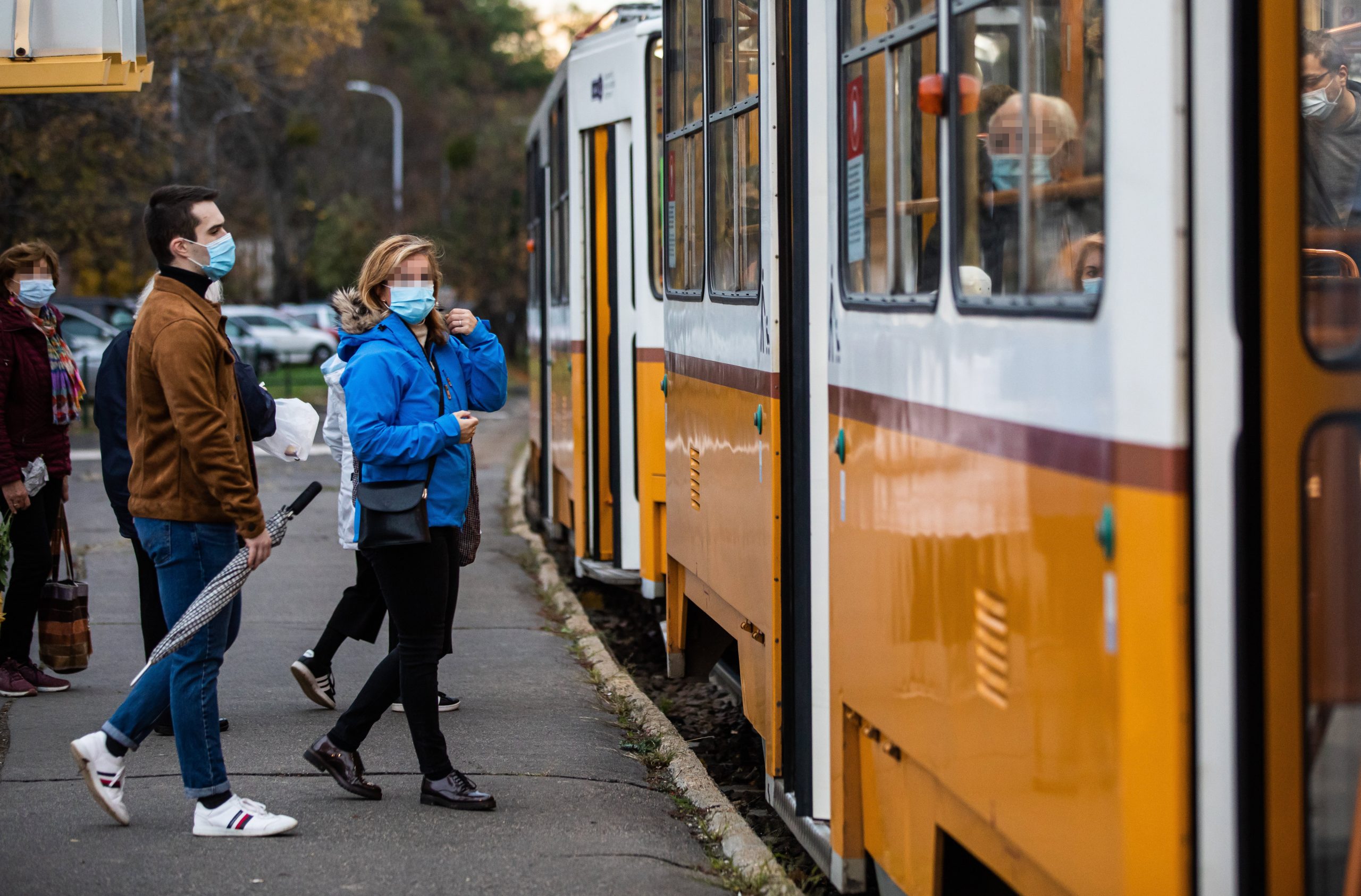 Hungarian Academy of Sciences Advocates for Use of Face Masks