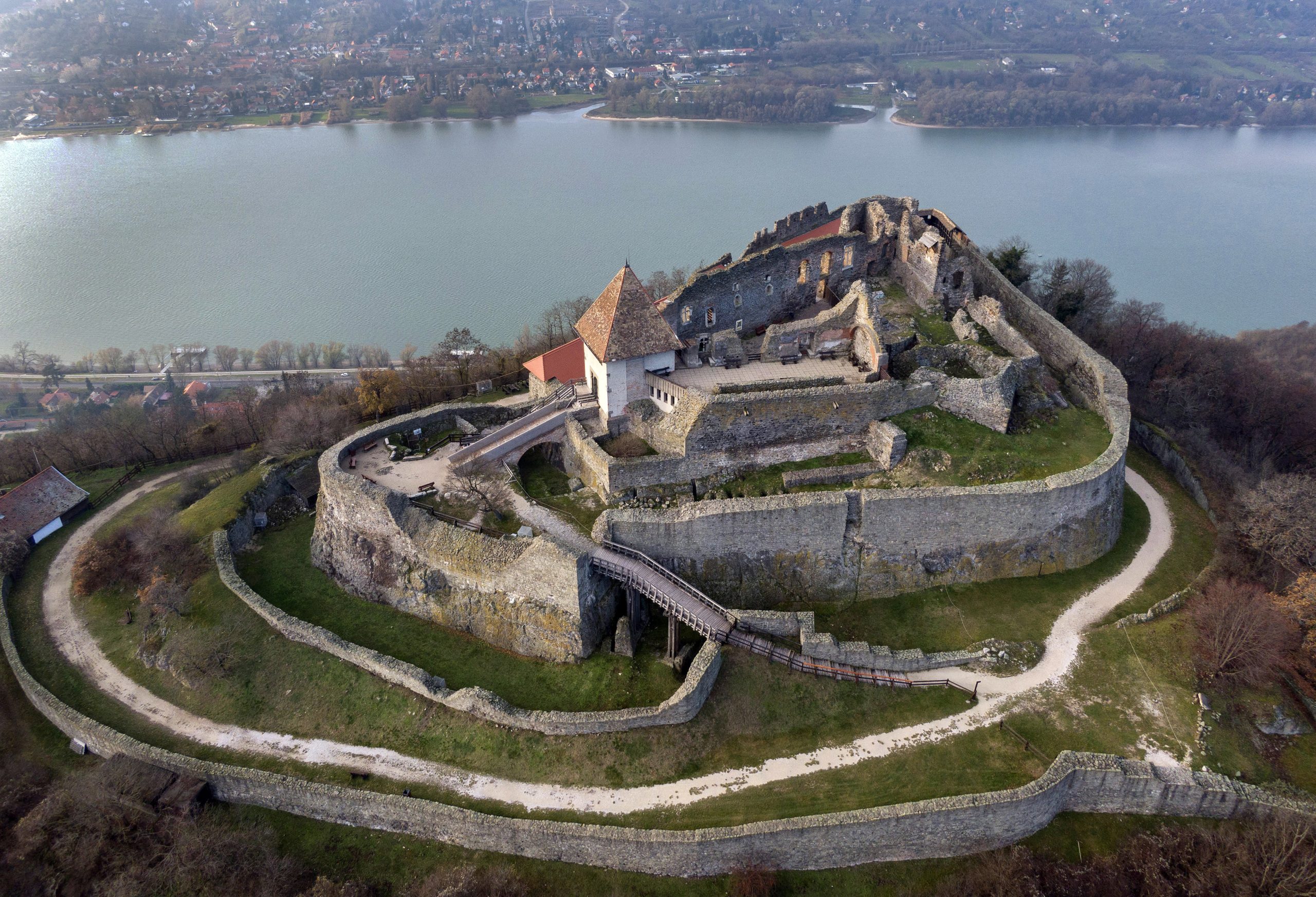 Visegrád Castle to be Refurbished by Gov't for 700th Anniversary