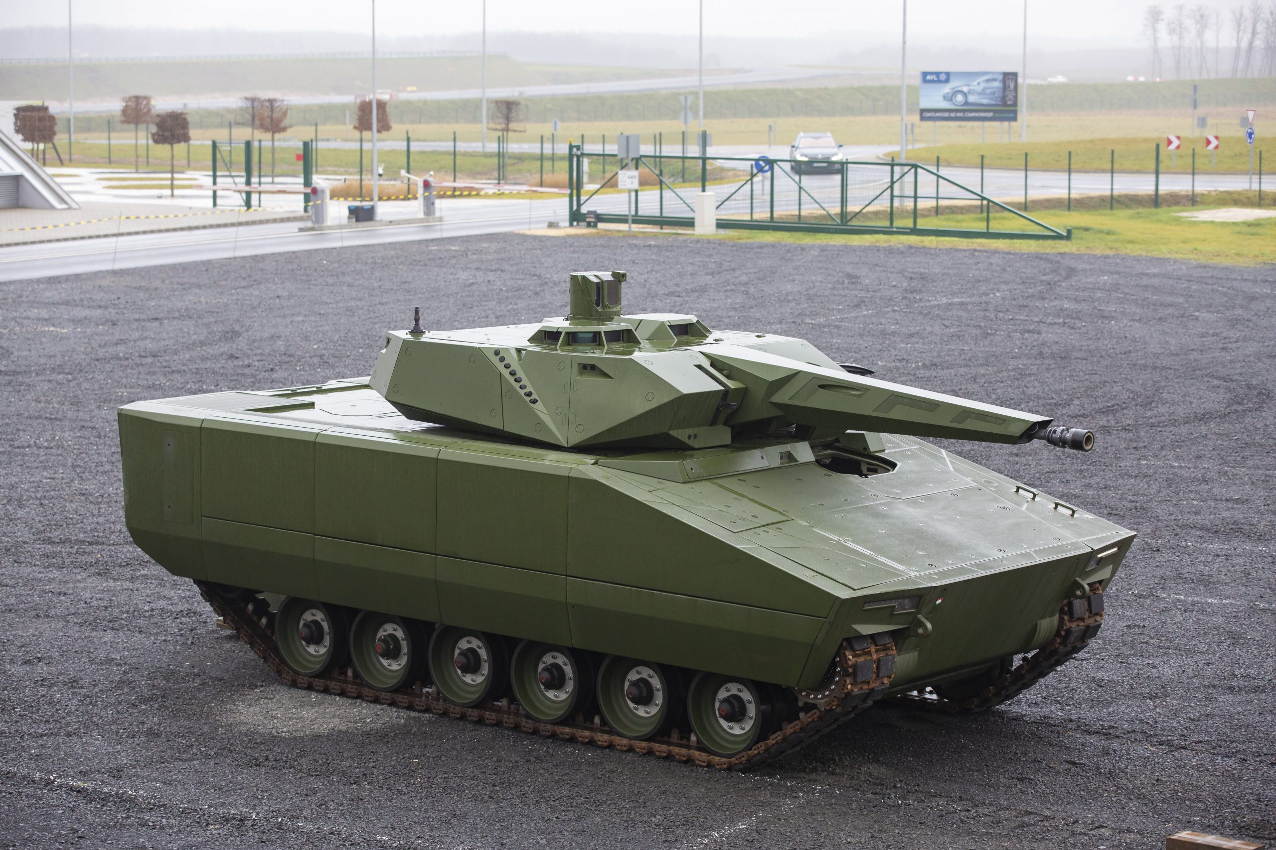 Der Grundstein der Anlage wurde für die Herstellung der Lynx Armored Combat Vehicles gelegt