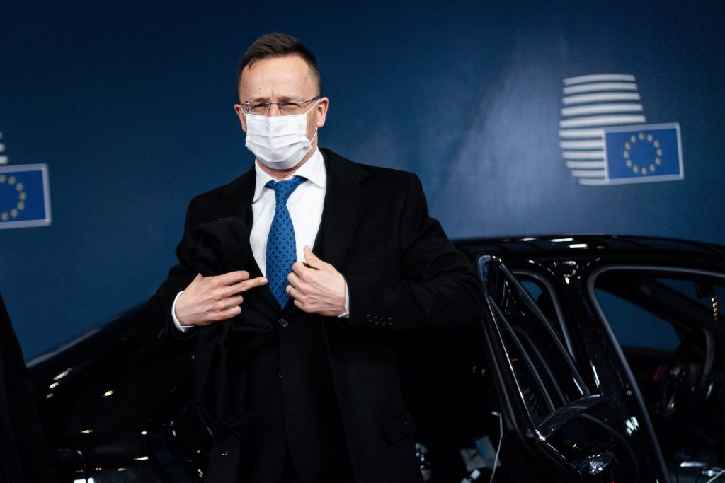 FM Szijjártó Blasts Weber for ‘Prioritising Fidesz’s Removal Over Pandemic Response’ post's picture