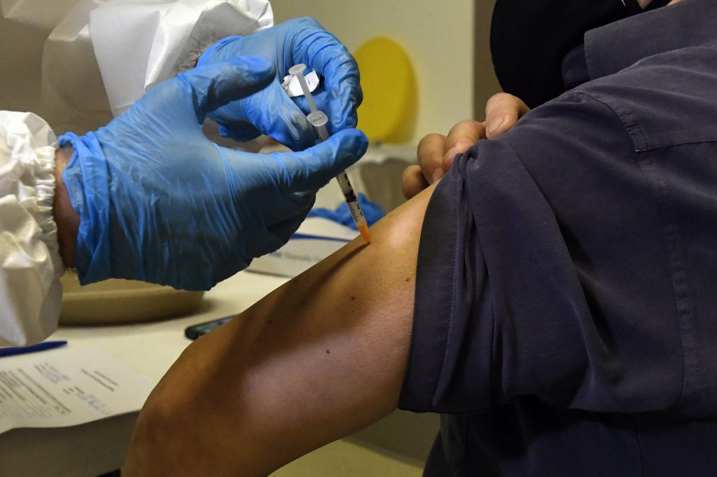 Survey: Coronavirus Vaccine Acceptance Growing in Hungary post's picture