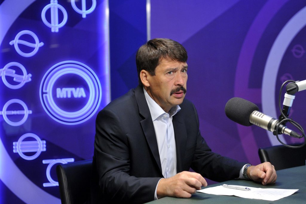 President Áder Discusses Danube Oil Pollution in His Podcast post's picture
