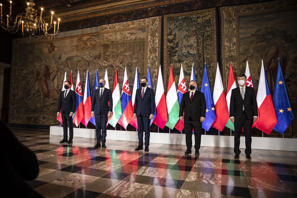 Hungarian Press Roundup: V4 at 30 post's picture