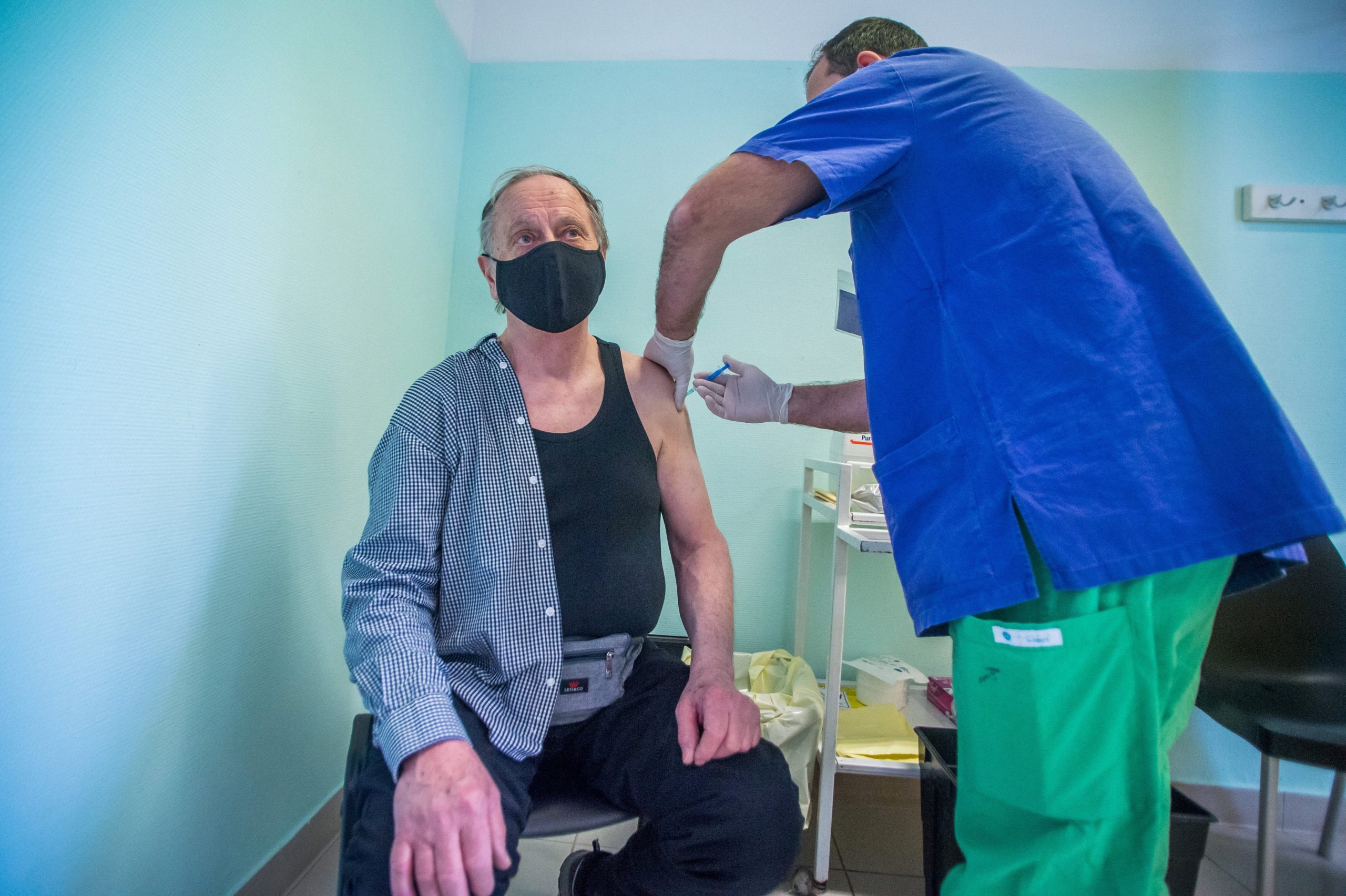 Coronavirus: First Sputnik V Jabs in Hungary Administered