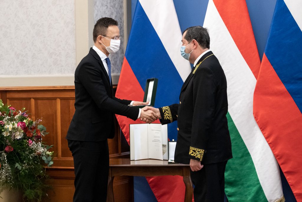 FM Szijjártó Awards Order of Merit to Outgoing Russian Ambassador post's picture