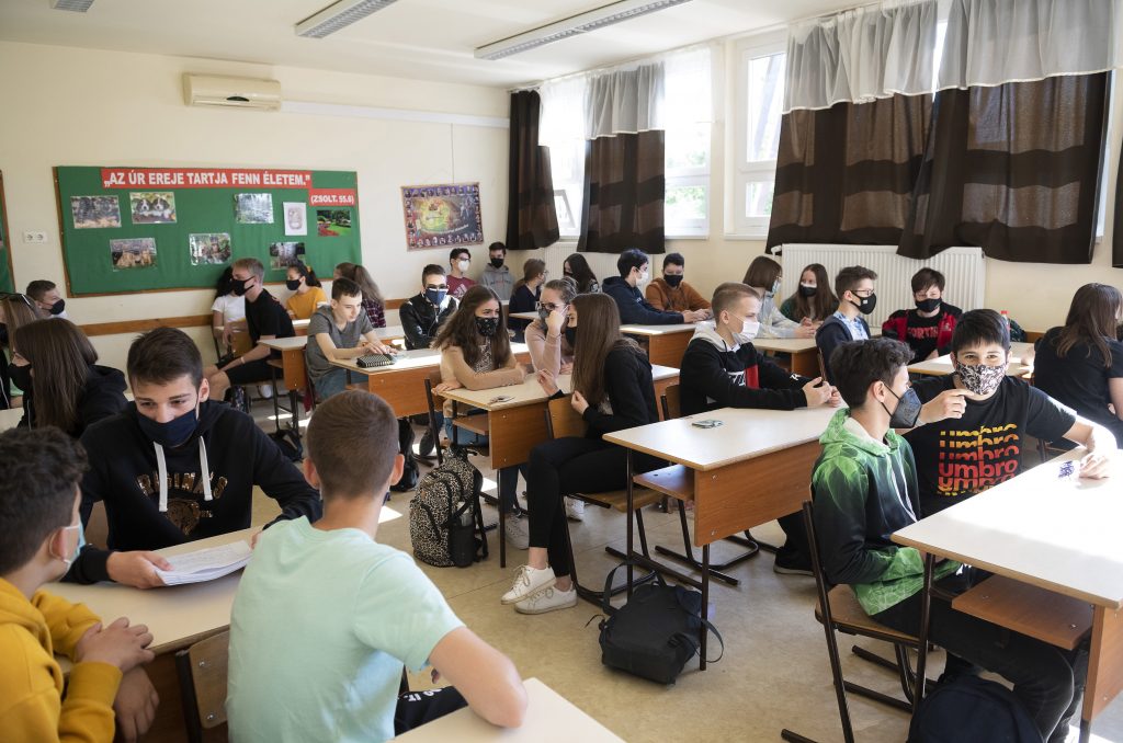 Misinformation Spreads in Media about Classroom Heating in Hungary post's picture