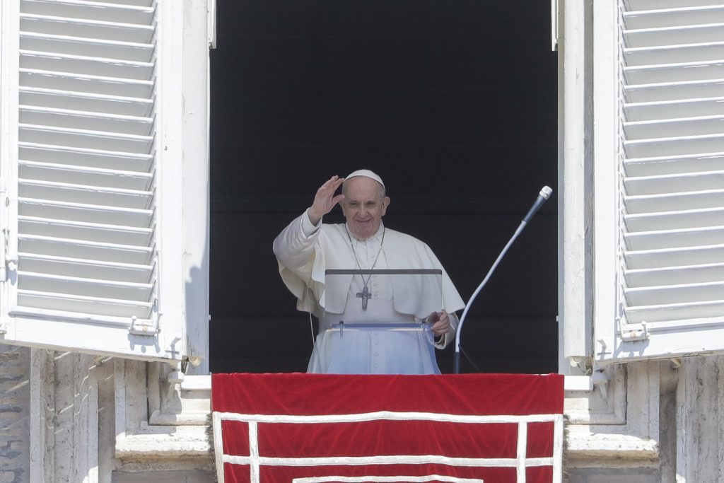 Pope Francis to Celebrate Closing Mass of International Eucharistic Congress at Heroes’ Square post's picture