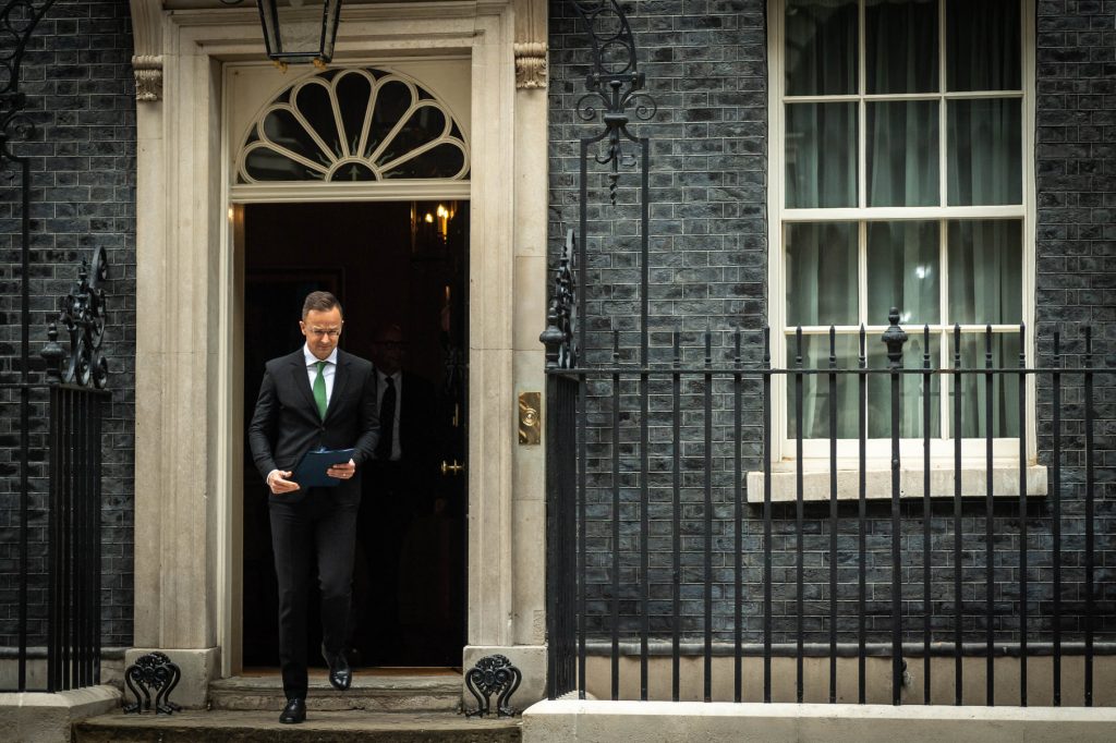 FM Szijjártó: All Agreements in Place for Post-Brexit Cooperation With UK post's picture