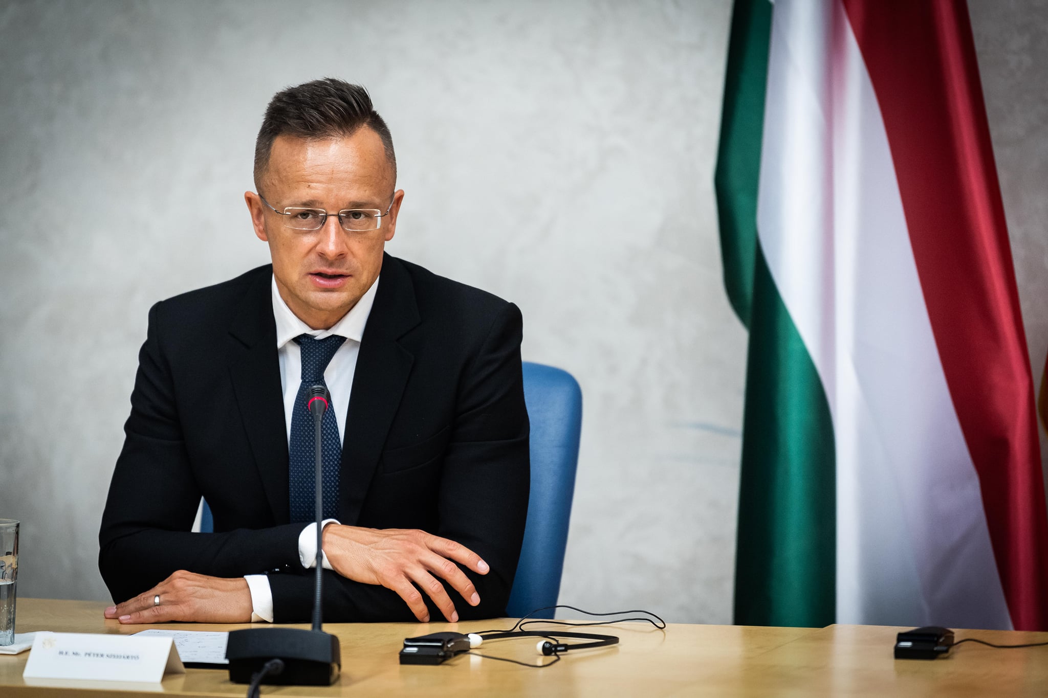 FM Szijjártó: Hungary Prepared to Aid Ukraine But Demands Respect for Minorities