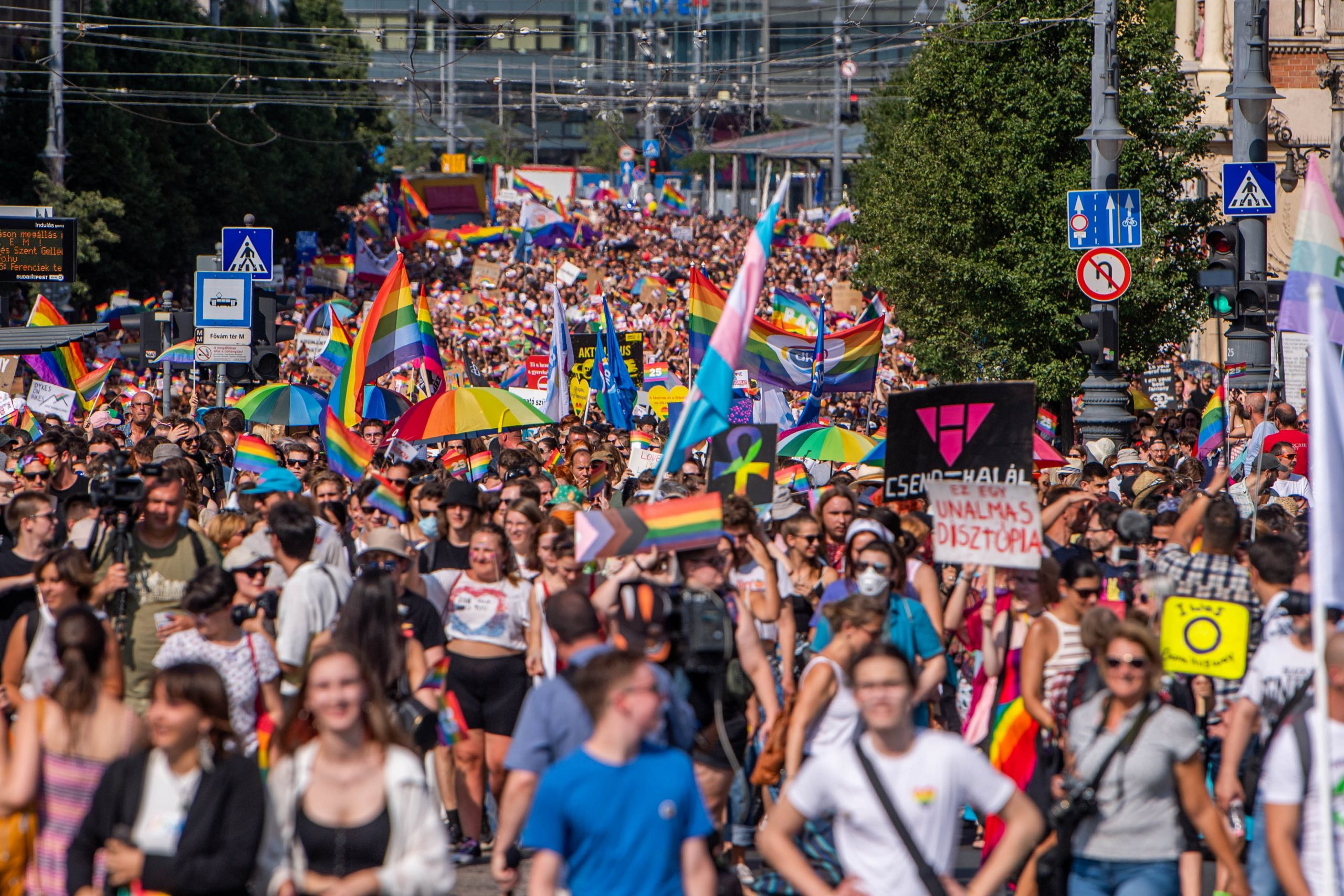 Budapest Pride ohlasuje novú cestu po krajne pravicových knihách Mi Hazánka