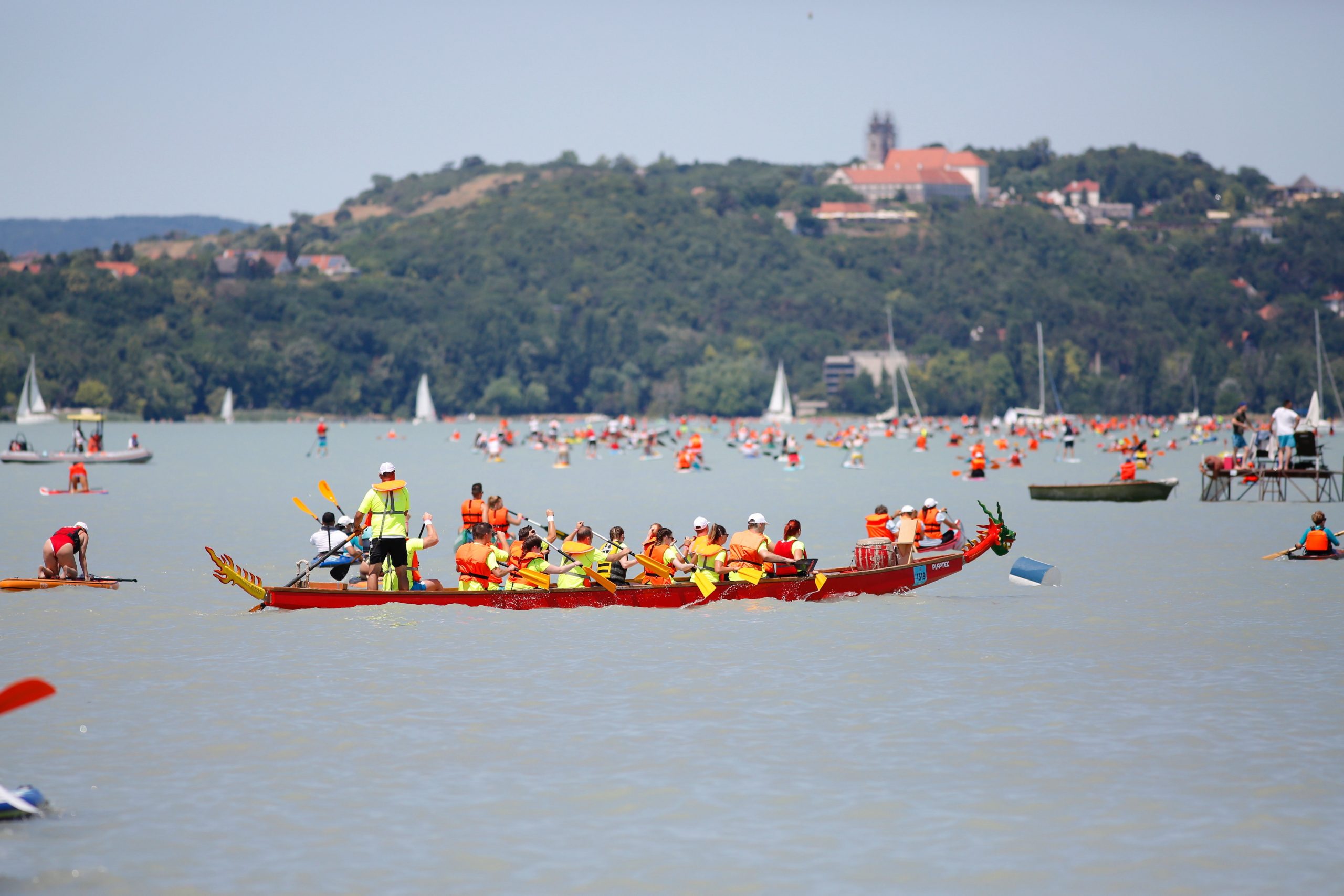More Than 4,000 Kayak Across the Balaton