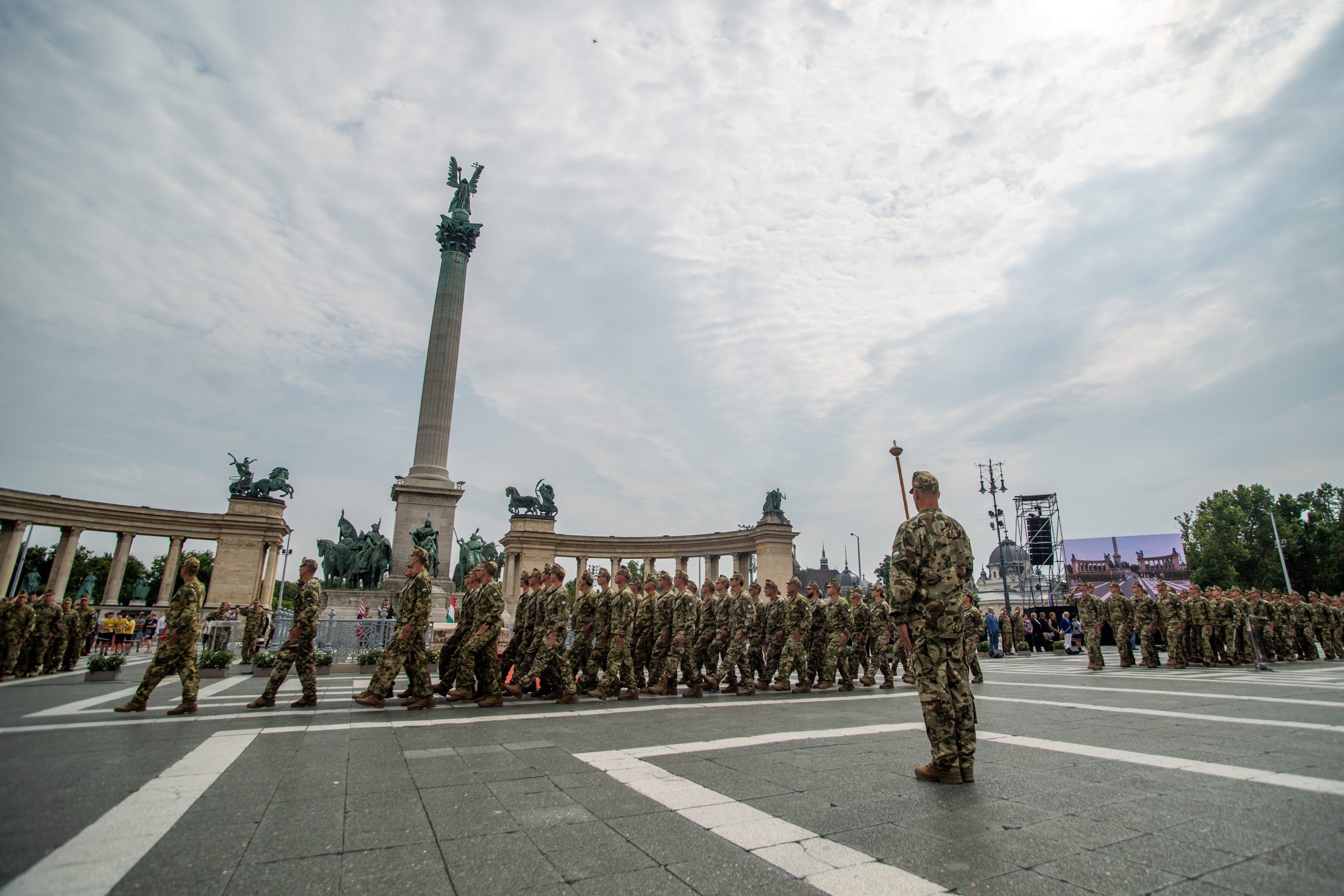 Defence Minister: Hungarian Armed Forces Can Be Counted On to Handle Any Problem