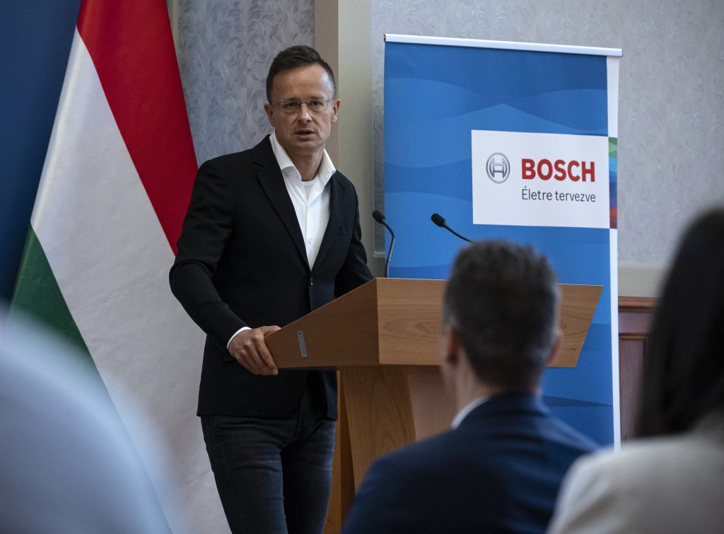 Trade Minister: Bosch Automotive Steering Expands North Hungary Plant post's picture