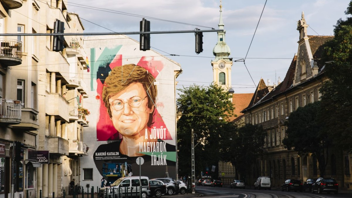 Mural in Tribute to mRNA Pioneer Karikó Completed in Budapest