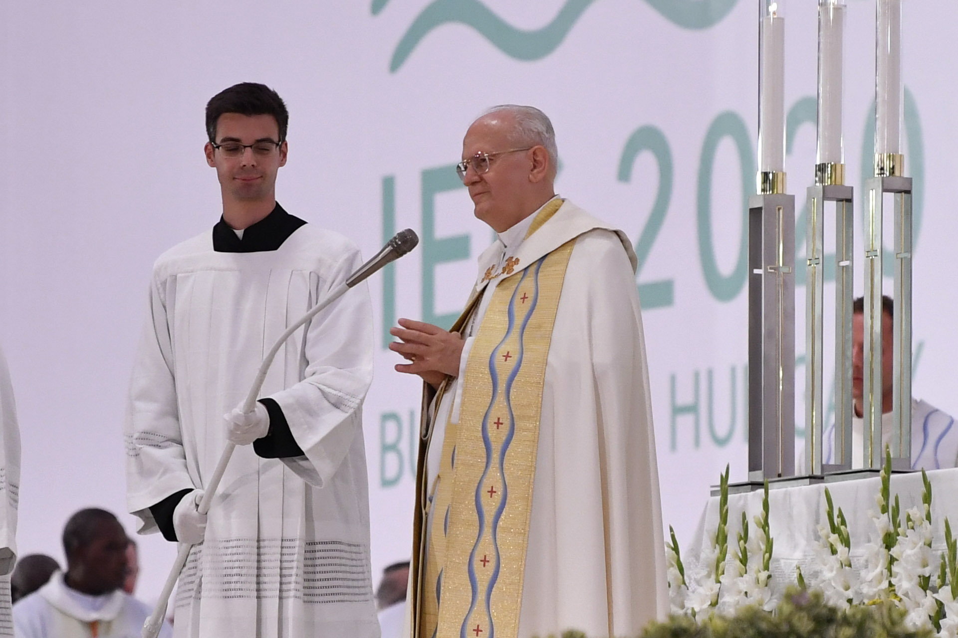 Cardinal Erdő Calls for Unified Testimony of Eastern, Western Christianity