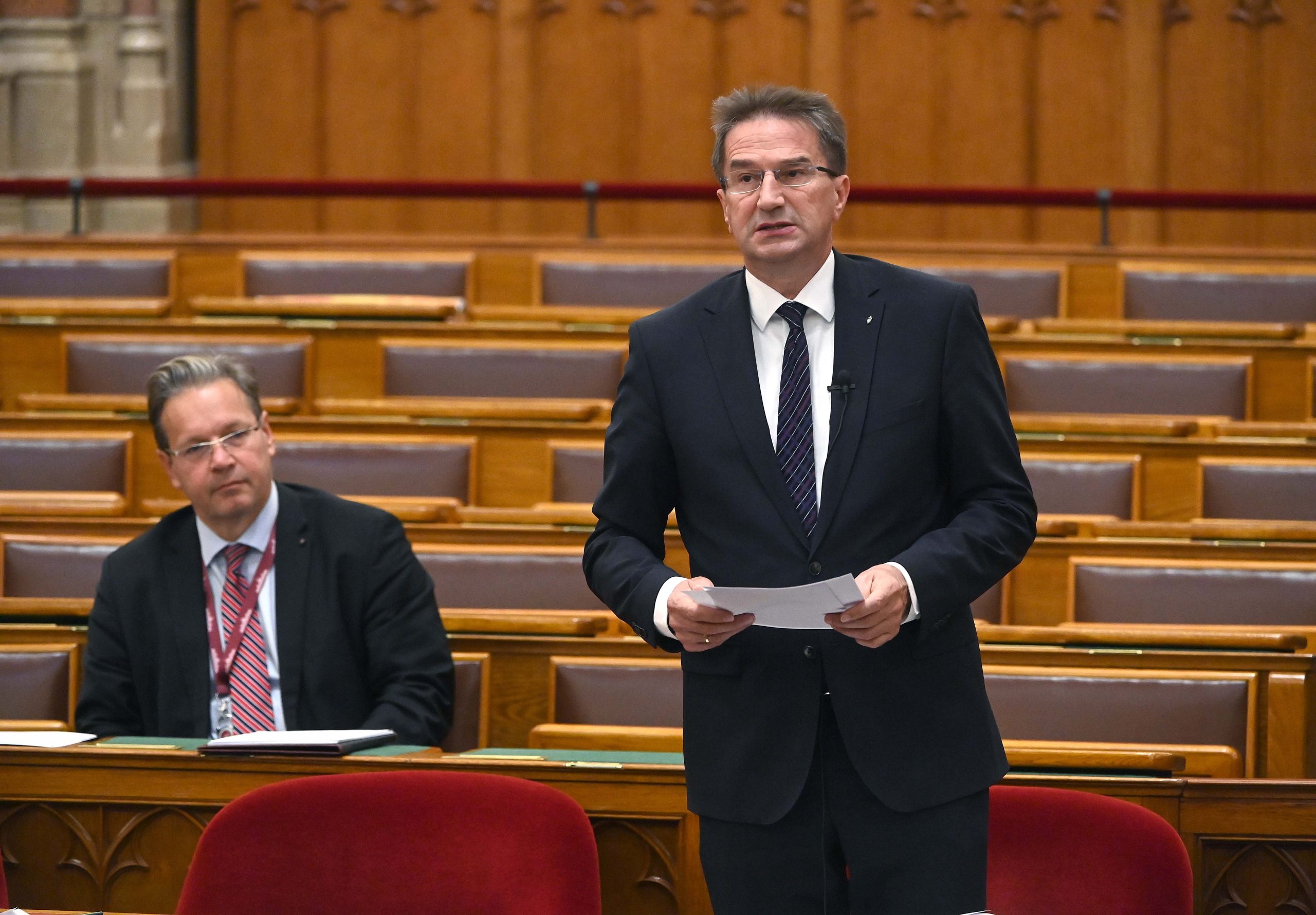 Detailed Charges against Fidesz MP Völner Published as Parliament Lifts His Immunity