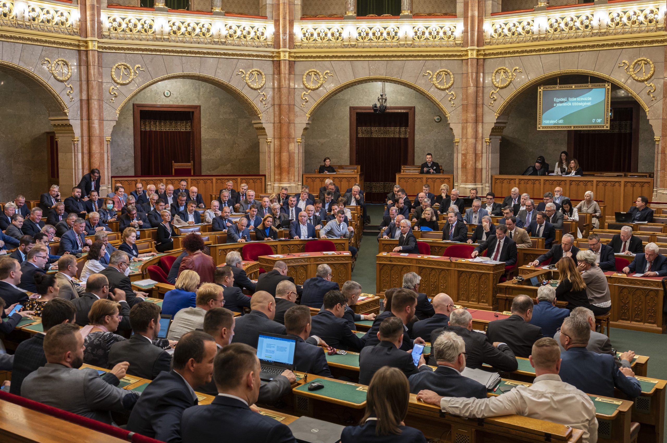 Motion to Make Vaccination Mandatory for Hungarian MPs Gets Rejected