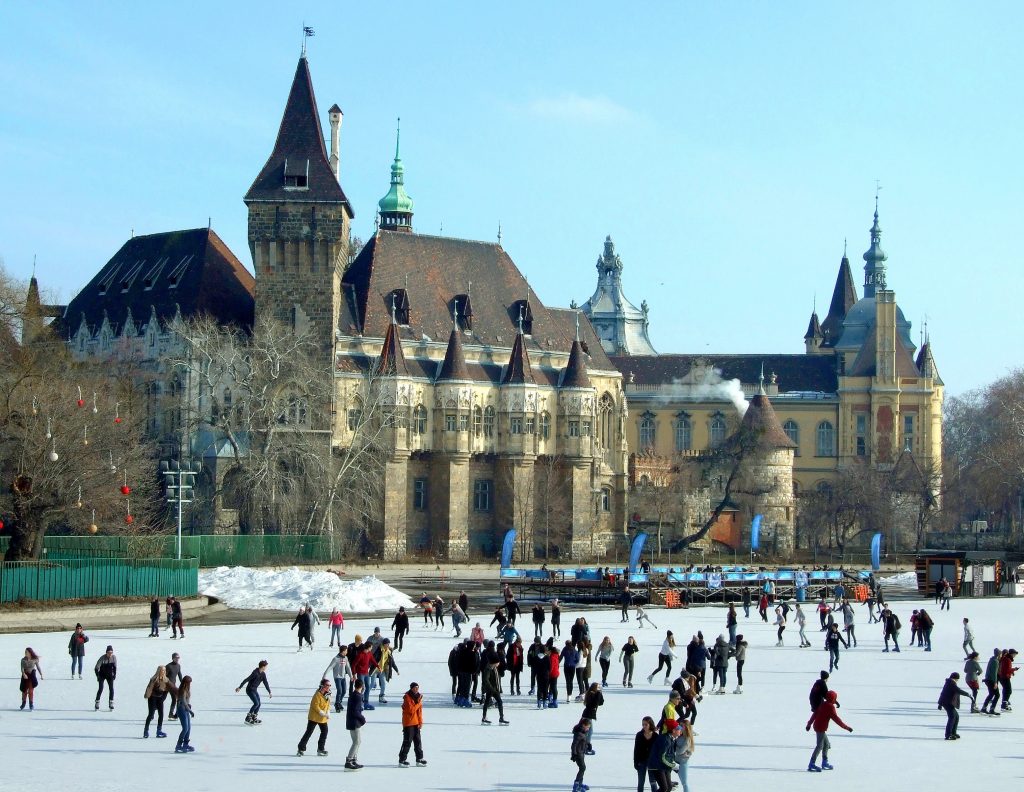 Artificial Ice Rink in Budapest City Park Reopens post's picture