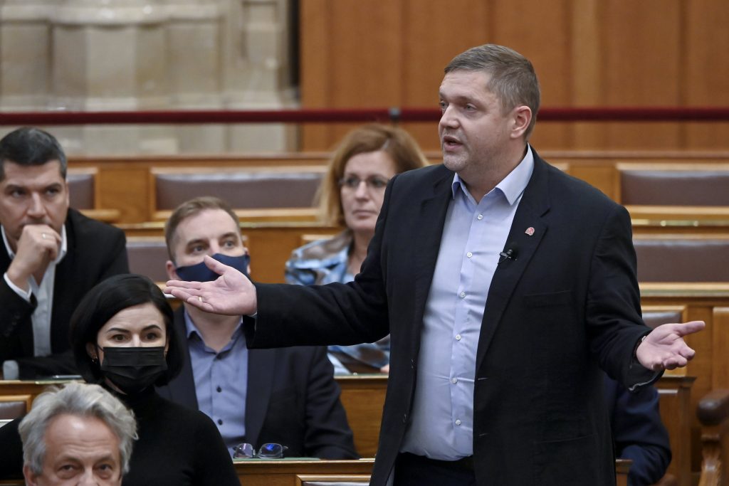 Ukraine Crisis: Socialist Leader Calls for Making Hungary’s Euro-Atlantic Commitment Unambiguous post's picture