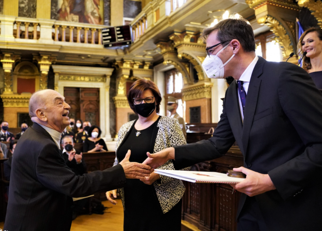 Budapest Mayor Awards Honours on Day of the Capital post's picture