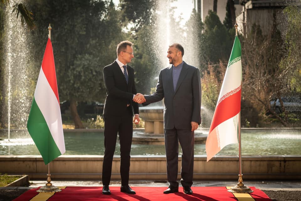 Iran and Hungary to Mutually Honour Immunity Certificates