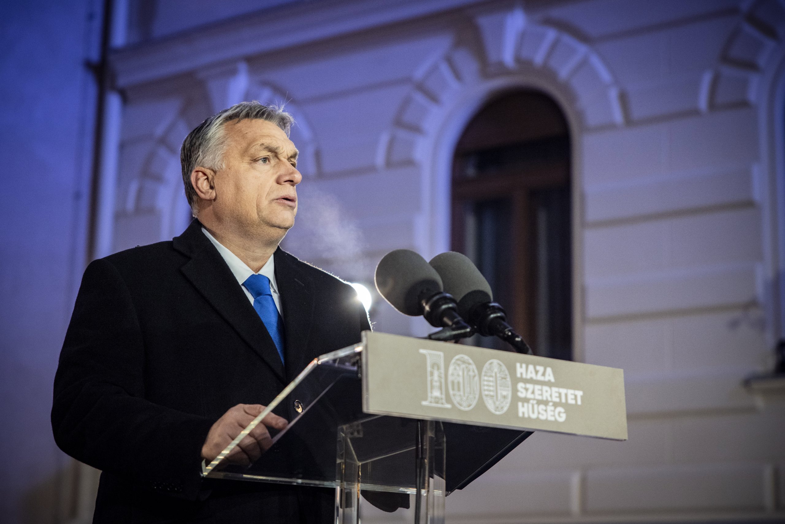 Orbán miniszterelnök azonnali tűzszünetet javasolt Putyinnal