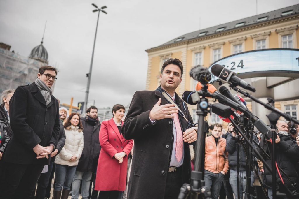Press Roundup: Márki-Zay to be Left without Own Parliamentary Group post's picture