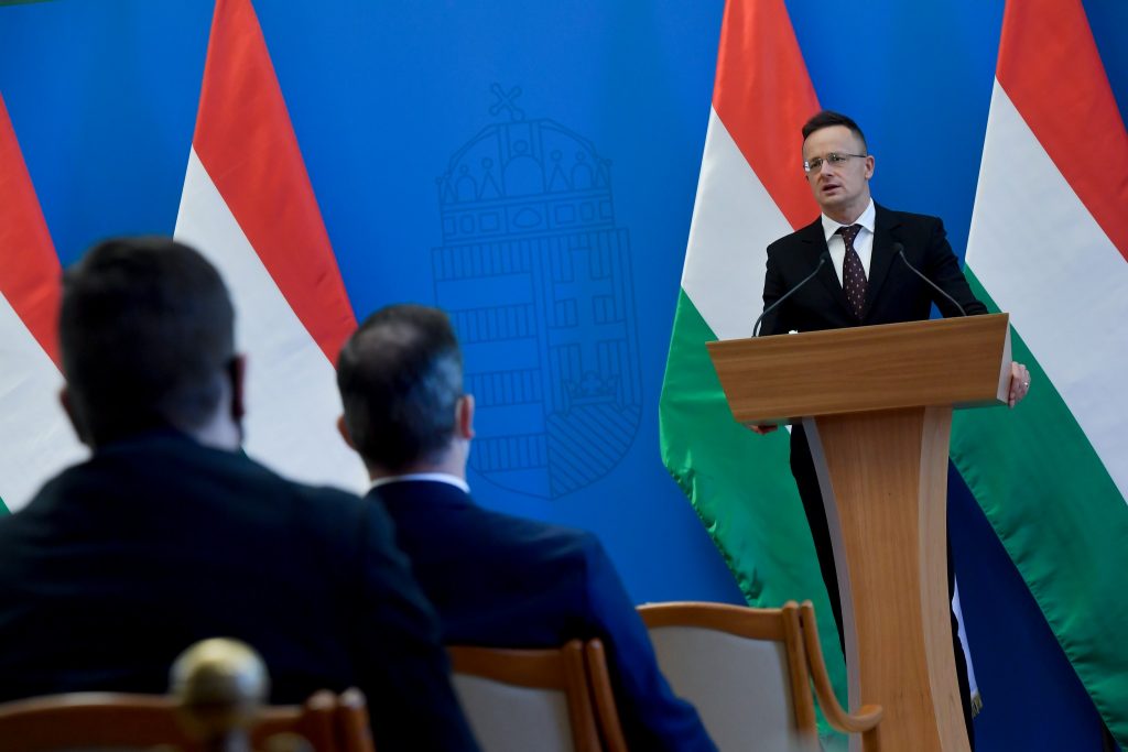 Foreign Minister: Food Production Should Be Based on Hungarian Firms