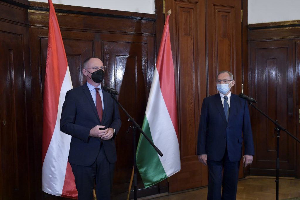 Hungary, Austria to Boost Criminal Investigation Cooperation post's picture