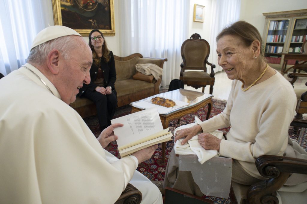 Holocaust Remembrance Day: Pope Receives Hungarian Holocaust Survivor Edith Bruck post's picture