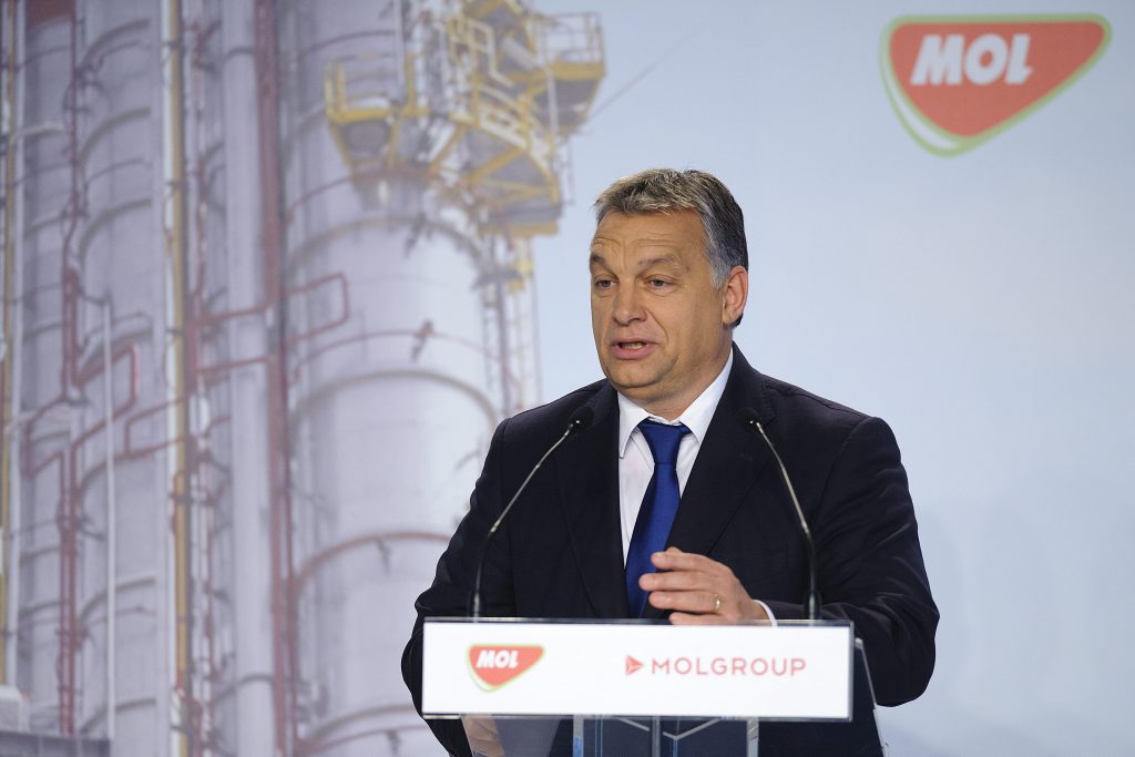 PM Orbán Welcomes Deal on MOL Purchasing Over 400 Petrol Stations in Poland post's picture