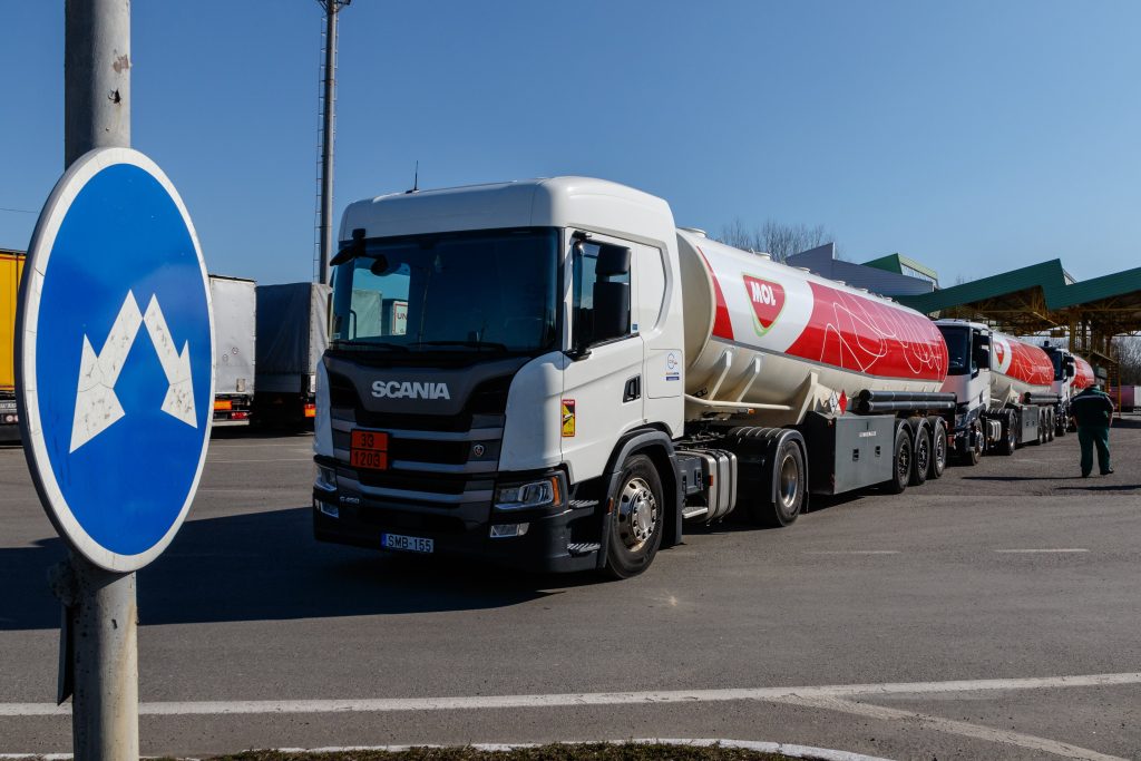 Ukraine Crisis: Deliveries of Food, Fuel Arrive in Transcarpathia post's picture