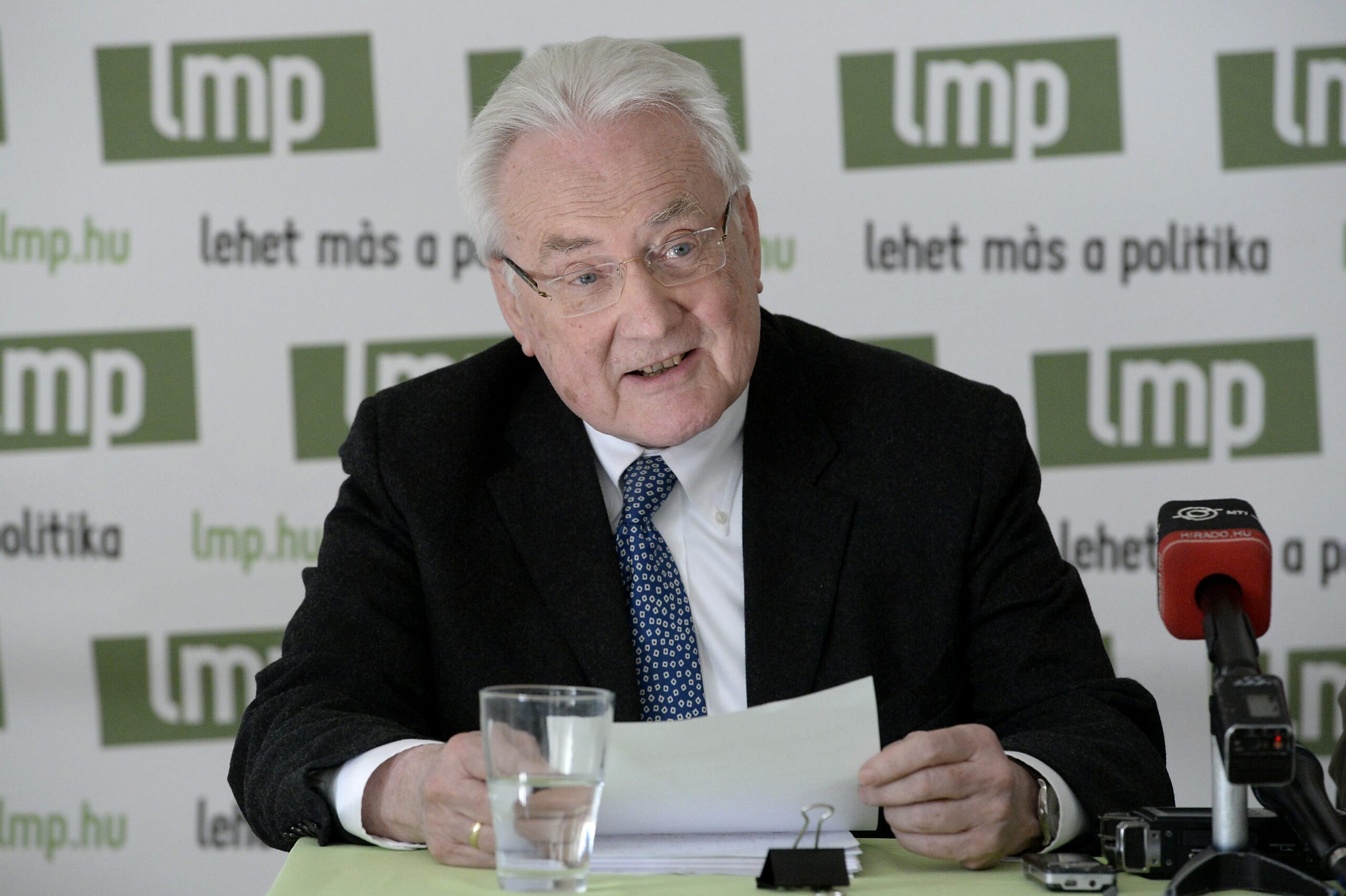 Economist Péter Róna Named Opposition’s Candidate for President