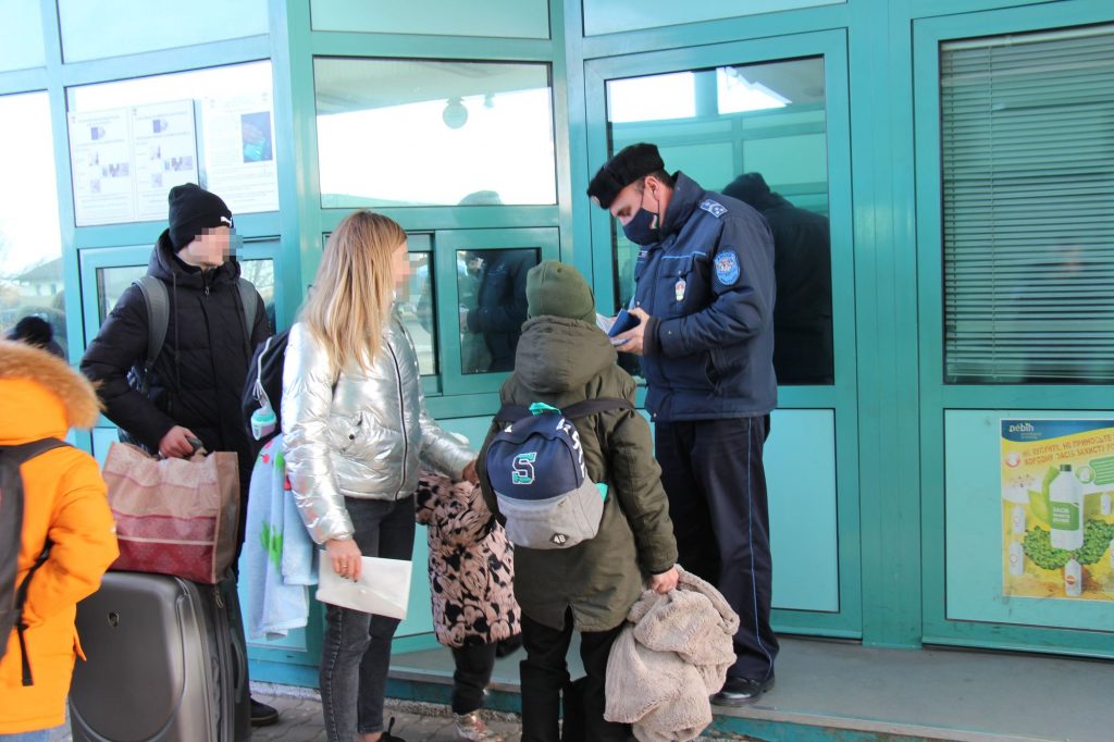 Over 12,000 Refugees Arrive from Ukraine on Wednesday post's picture