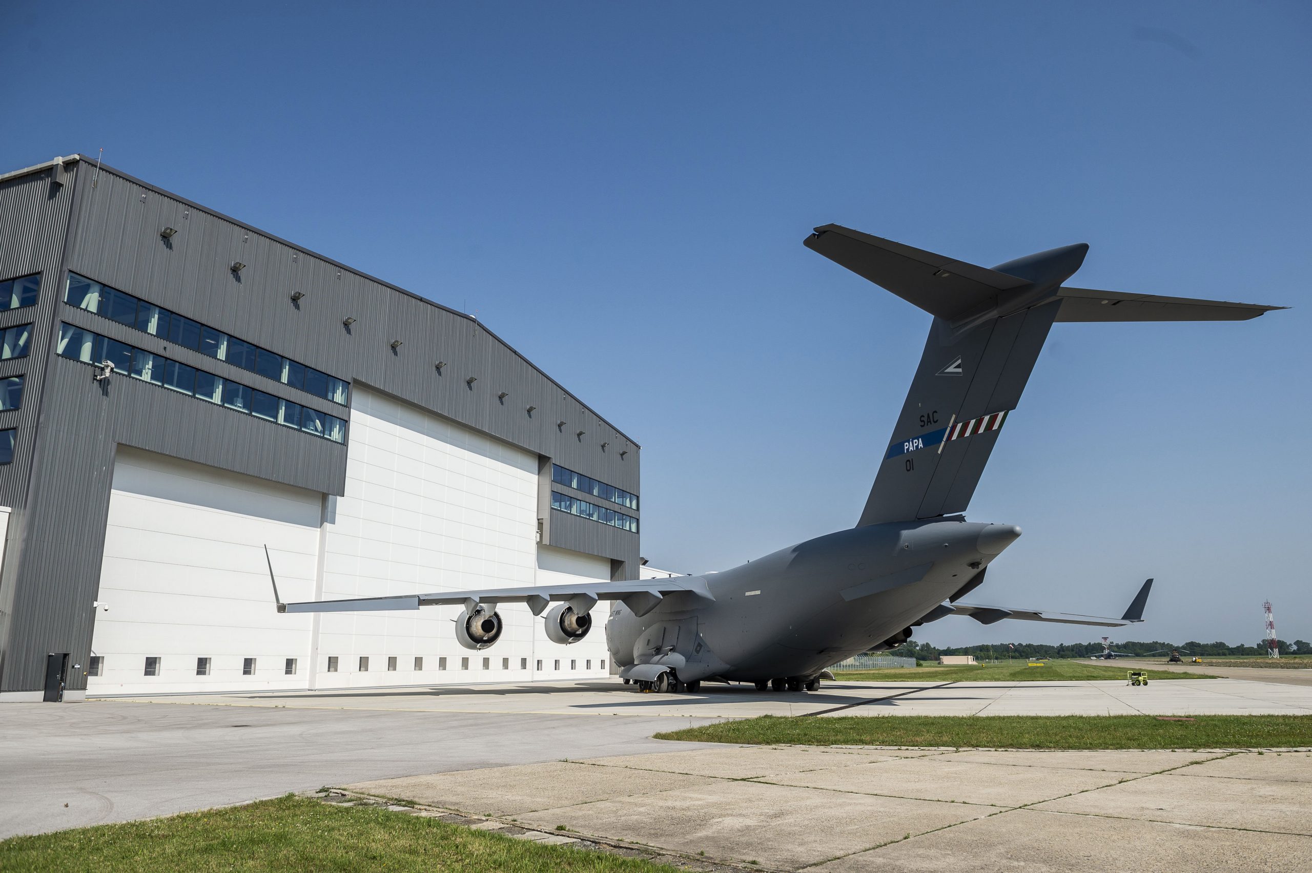 NATO Aircraft Stationed in Pápa Airbase Transport Weapons to Ukraine, but Not From Hungary