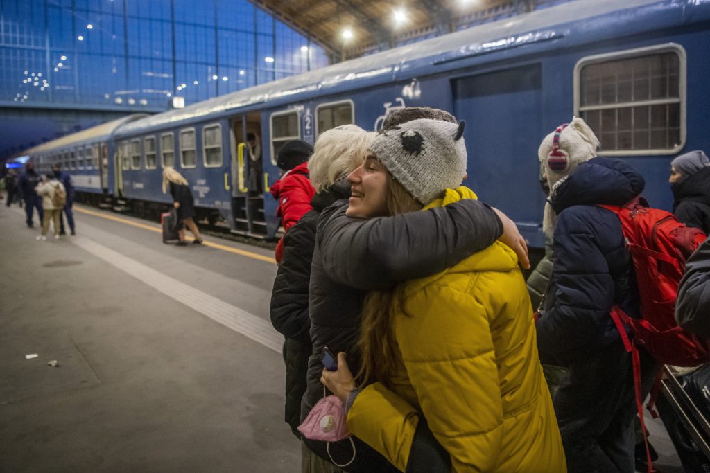 Budapest Aiding Refugees with Free Travel and Information Center post's picture