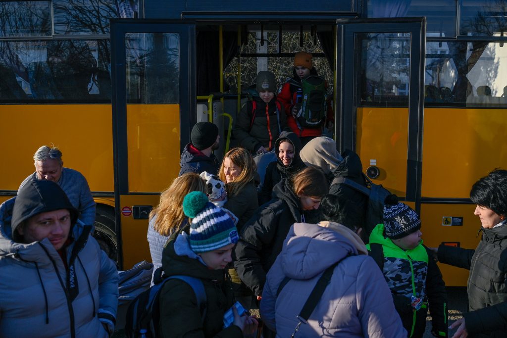 Over 11,000 Refugees Arrive from Ukraine on Thursday post's picture