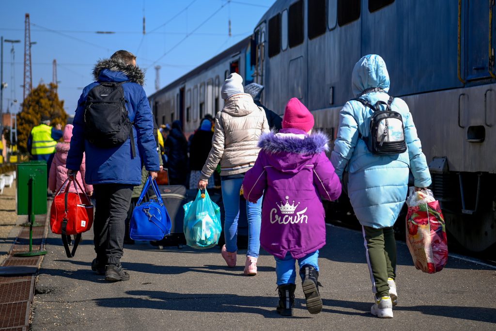 Over 10,000 Refugees Arrive from Ukraine on Friday post's picture