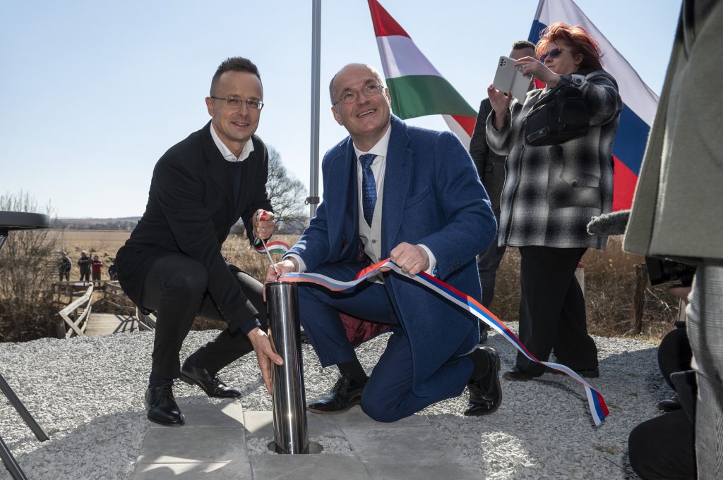 FM Szijjártó: Hungary, Slovakia to Build New Bridge post's picture