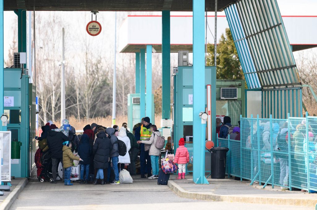 Over 11,500 Refugees Arrive from Ukraine on Sunday post's picture