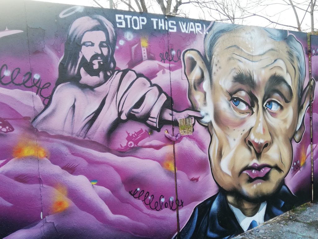 Anti-War Graffiti Depicting Jesus and Putin Created in Budapest post's picture