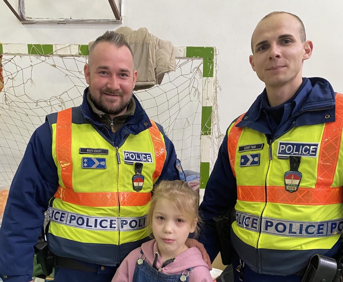 Police Help Young Ukrainian Refugee Accidentally Left Behind at Relief Center Reunite with Family