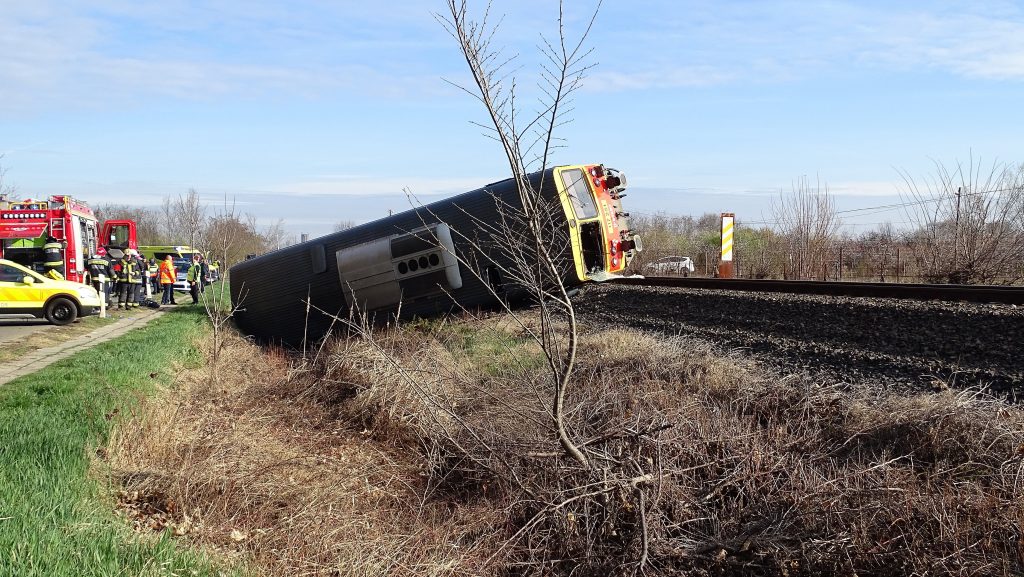 Five Die in Train-Van Accident post's picture