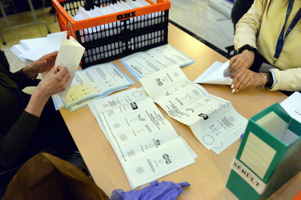Fidesz Wins Another Seat Thanks to Mail-in Votes post's picture